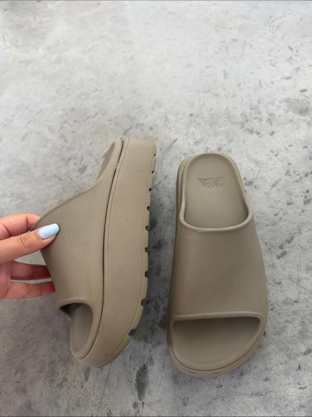 ZARA Foam Slide Sandals in Taupe - Picture 6 of 8